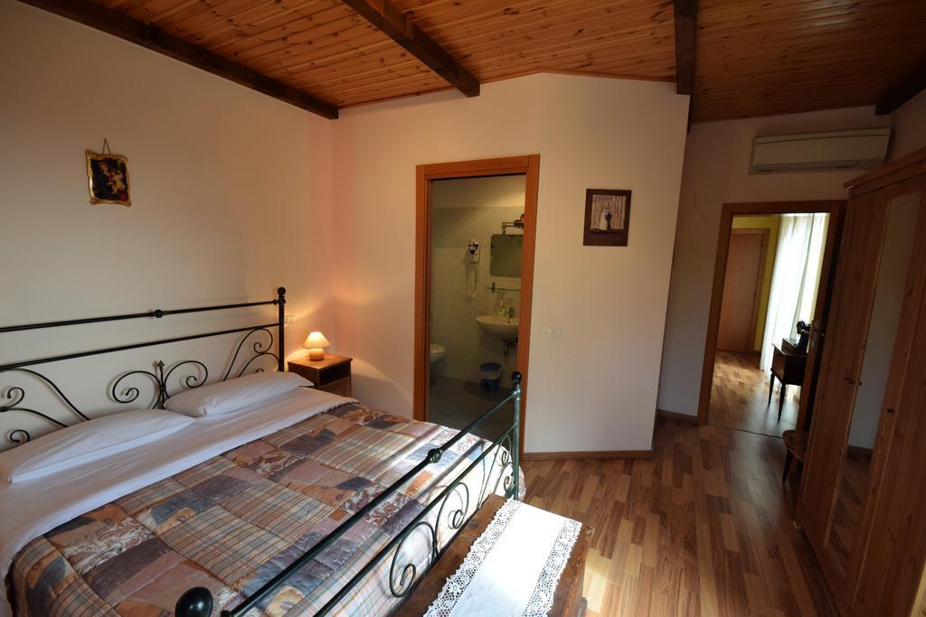 Agriturismo Al Rifugio Divino Belvedere Ostrense Zewnętrze zdjęcie