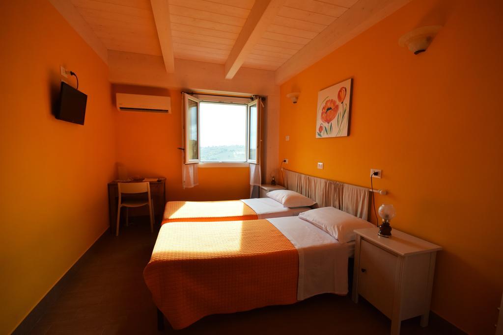 Agriturismo Al Rifugio Divino Belvedere Ostrense Zewnętrze zdjęcie